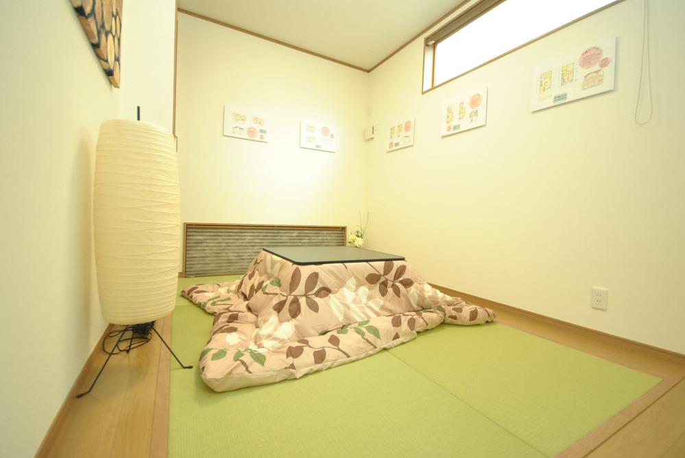 Local photos, including front road. Local (12 May 2013) Shooting