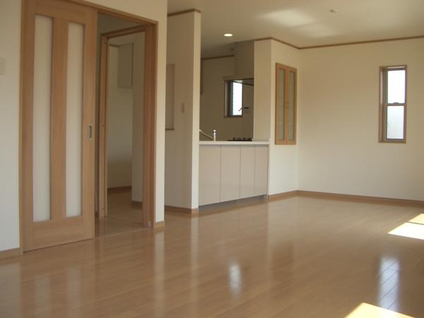 Living. Bright spacious living With floor heating