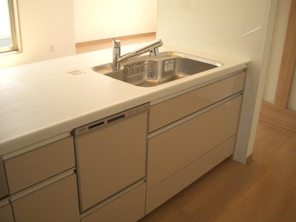 Kitchen. With dishwasher