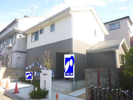 Local appearance photo. Es ・ by ・ House of El construction! Proud of the house is south-facing large garden! Heisei is already completed in 25 years in February! Car two cars can park! All room is flooring! Please feel free to preview ◎