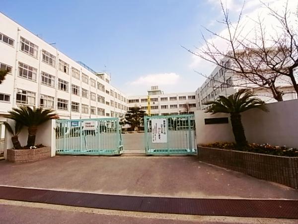 Junior high school. Tenth 1900m up to junior high school