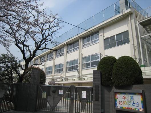 Primary school. 1087m to Takatsuki Municipal Taoyuan Elementary School