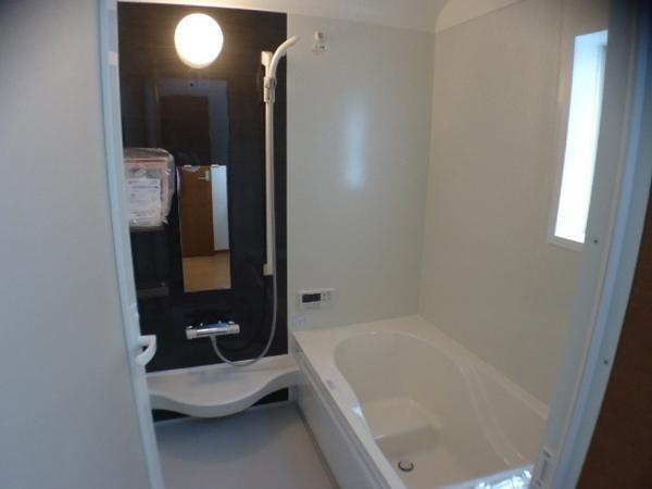 Same specifications photo (bathroom). With safe bathroom dryer in your laundry in the rain and cold season