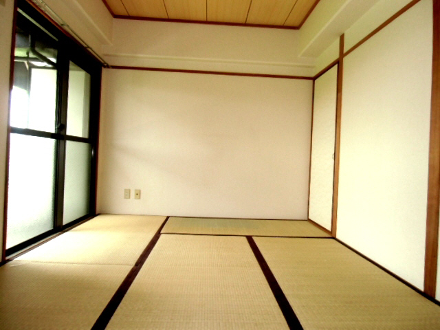 Living and room. ● is a Japanese-style room ●