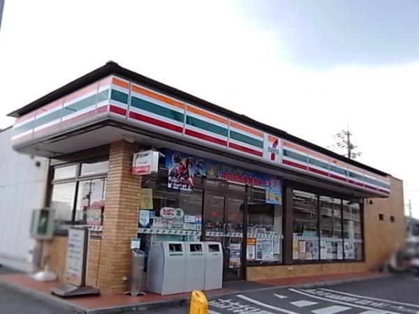 Convenience store. Seven-Eleven 200m to Otsuka-cho shop