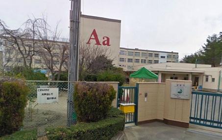 Primary school. 847m to Takatsuki Municipal Ankoji Elementary School