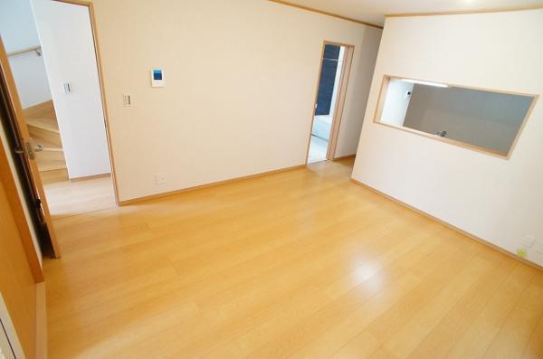 Living. 14 Pledge of spacious living.