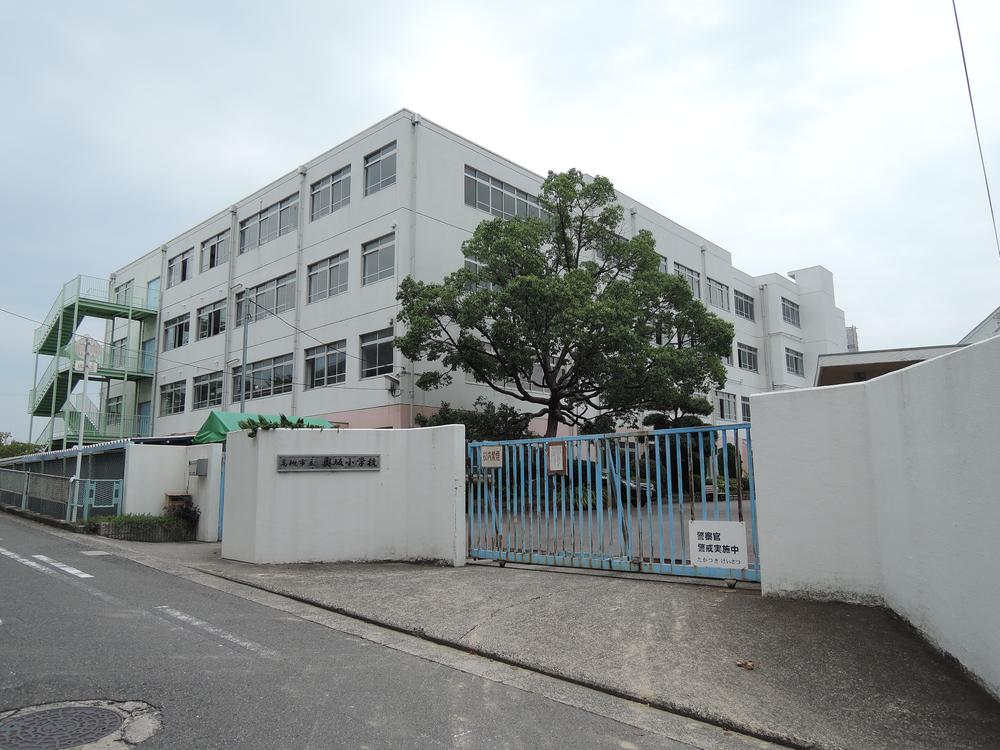 Primary school. 291m to Takatsuki Municipal Okusaka Elementary School