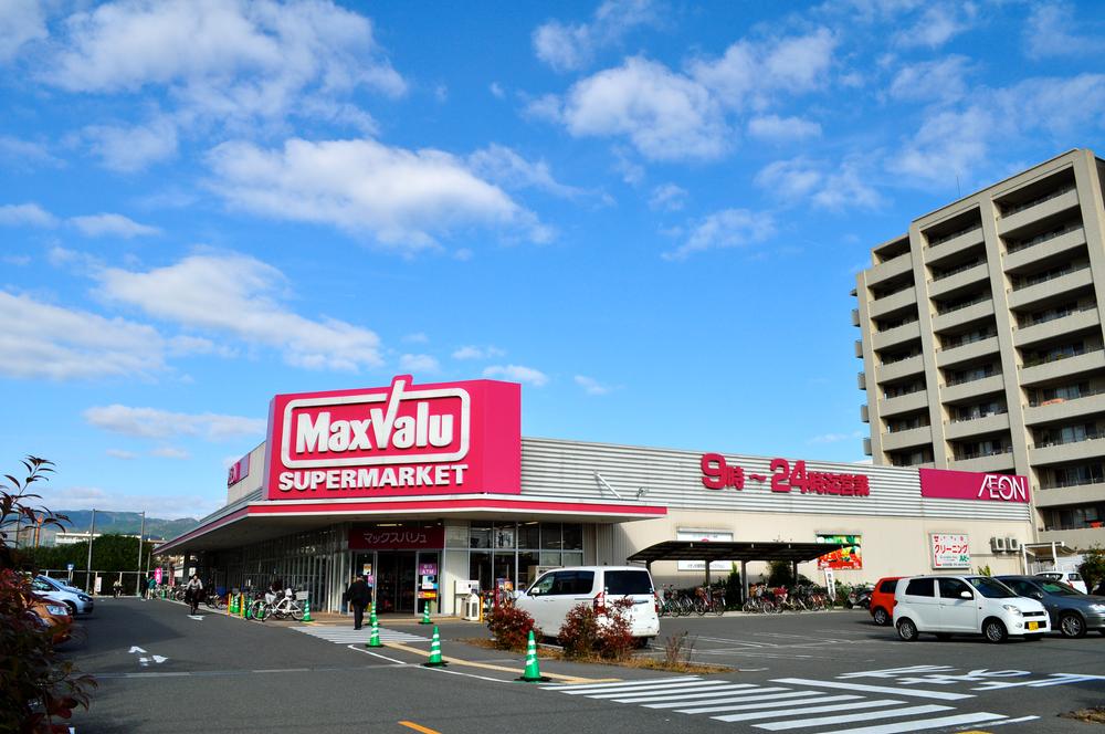 Shopping centre. Maxvalu 470m to Takatsuki south shop