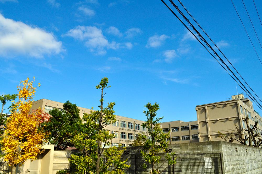 Primary school. 370m to Matsubara elementary school
