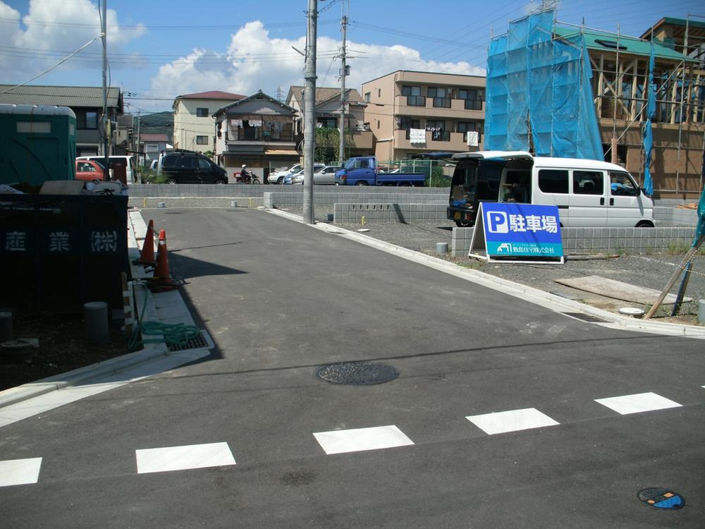 Local photos, including front road. Local (08 May 2013) Shooting