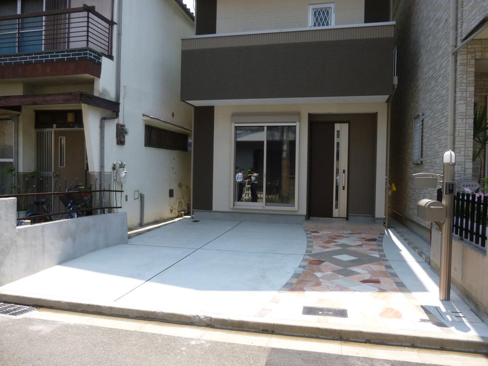 Parking lot.  ■ Spacious two PARKING