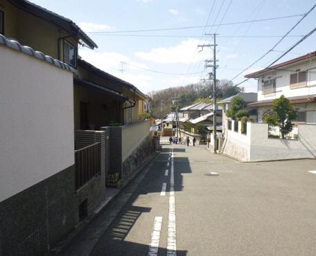 Local photos, including front road. It is facing against the northwest side! The width of the road is about 6.7m! Frontage is located about 8.5m!