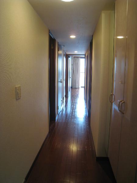 Other room space. Corridor