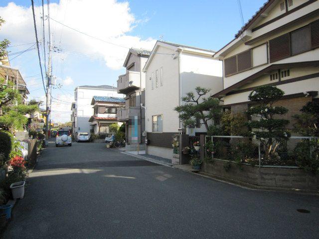 Local photos, including front road. Local (December 20, 2013) Shooting