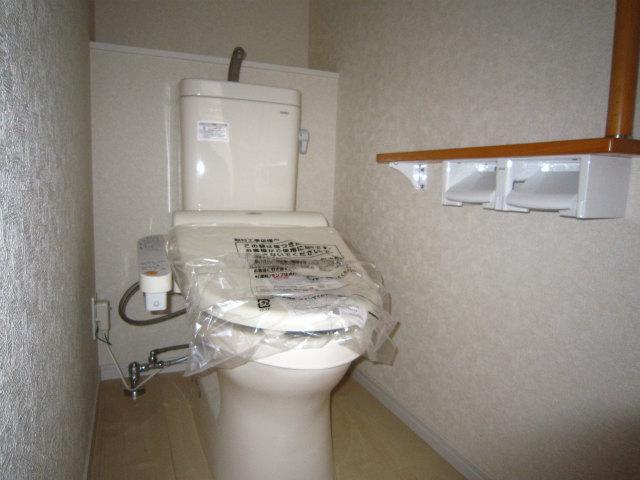 Toilet. 1F2F are both cleaning function toilet seat