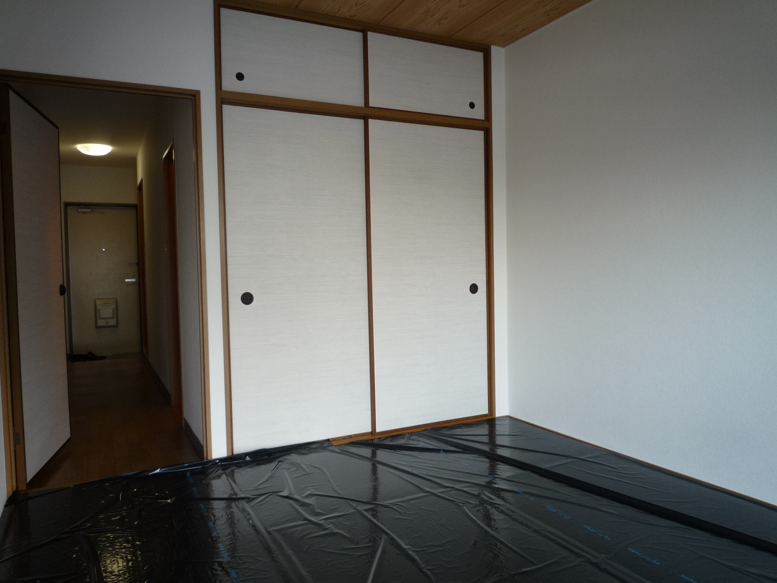 Other room space. Japanese-style room (with a sheet of sun protection)