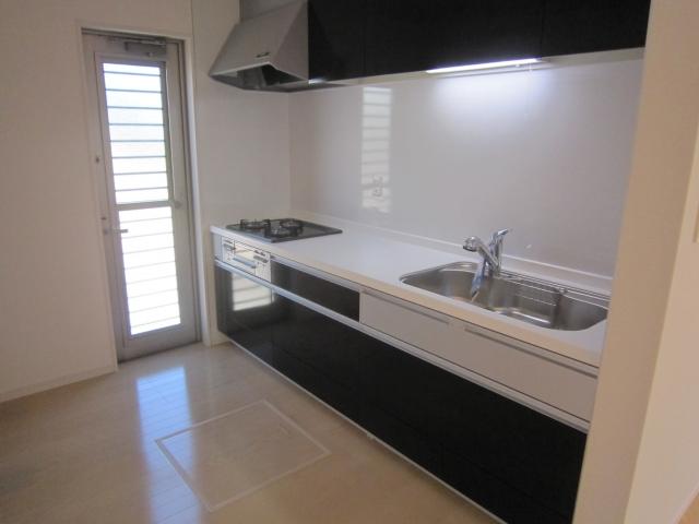 Kitchen. Shooting from the room