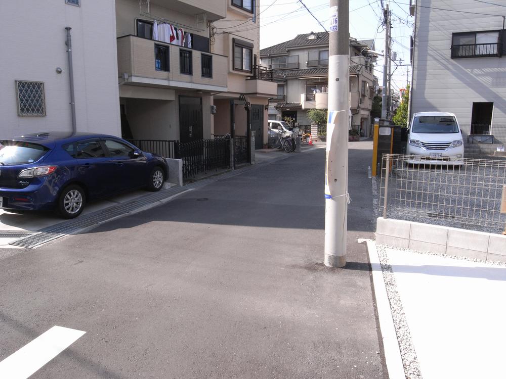 Local photos, including front road. Local (11 May 2013) Shooting