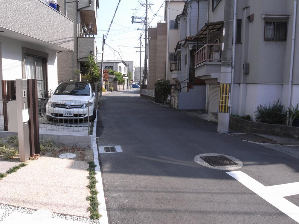 Local photos, including front road. Local (11 May 2013) Shooting