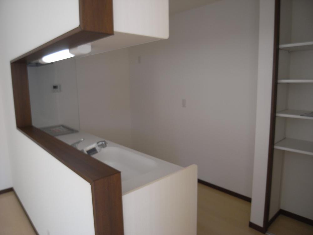 Kitchen. Indoor (11 May 2013) Shooting