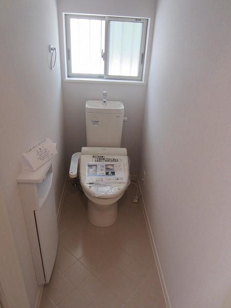 Toilet. Local (June 2013) Shooting