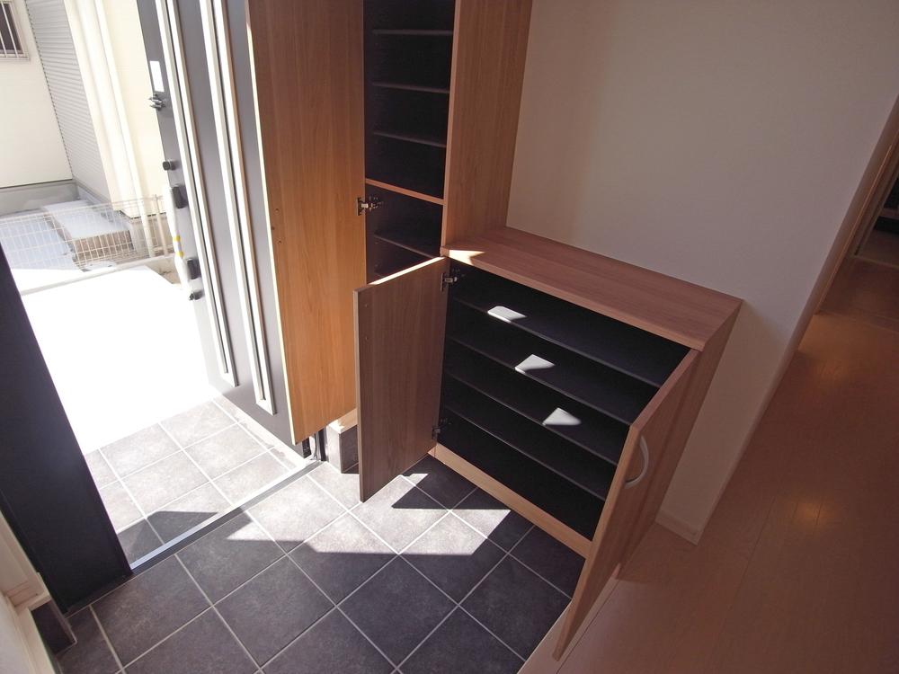 Same specifications photos (Other introspection). Same specifications entrance