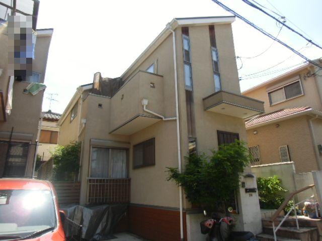 Local appearance photo. 2004 architecture!