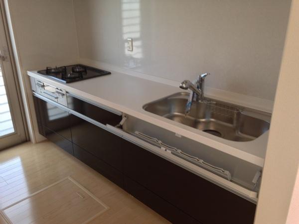 Kitchen. Easy-to-use wide type of kitchen