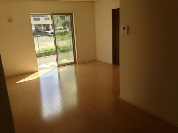 Living. House flowing time of there was Kai family