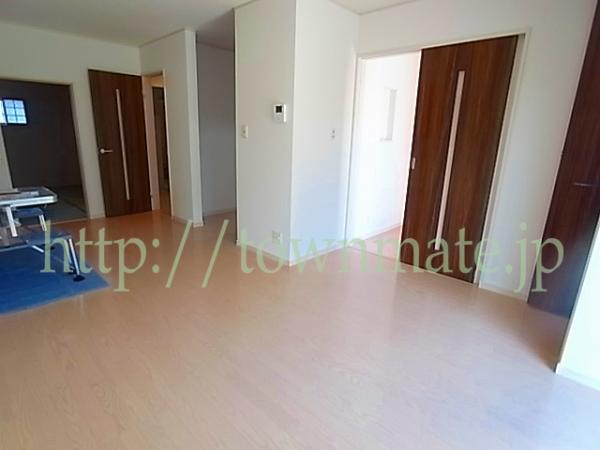 Same specifications photos (living). Same specifications living