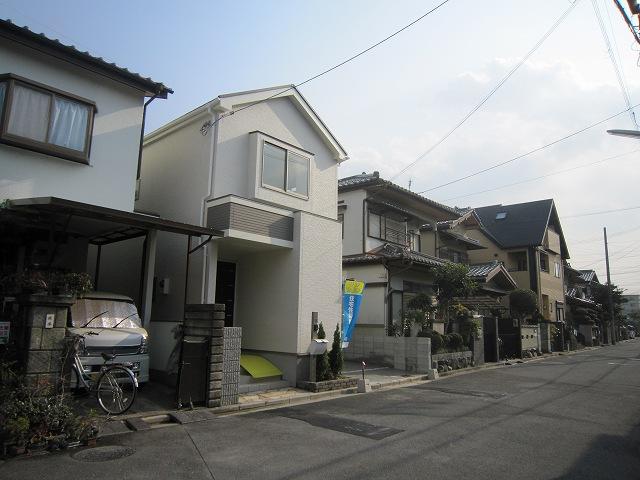 Local photos, including front road. Local (December 6, 2013) Shooting