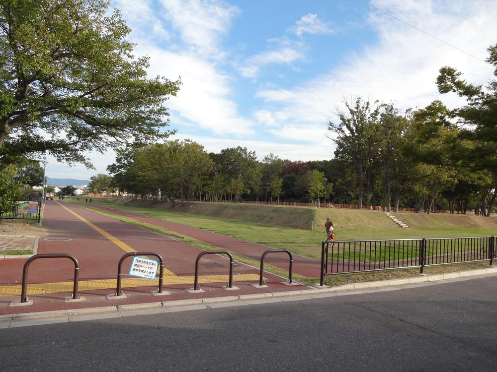 park. 400m until now Jozuka ancient tomb park