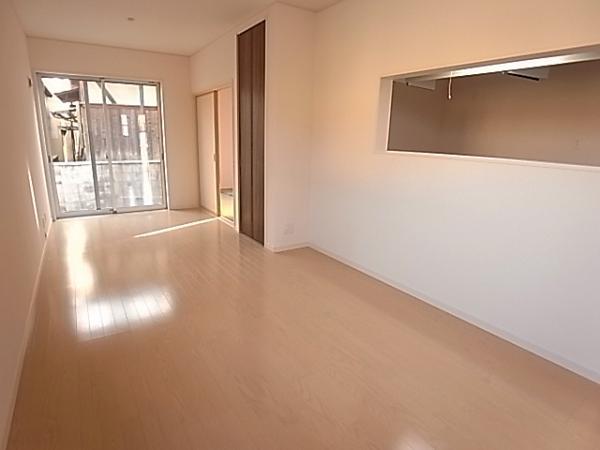 Same specifications photos (living). Same specifications living