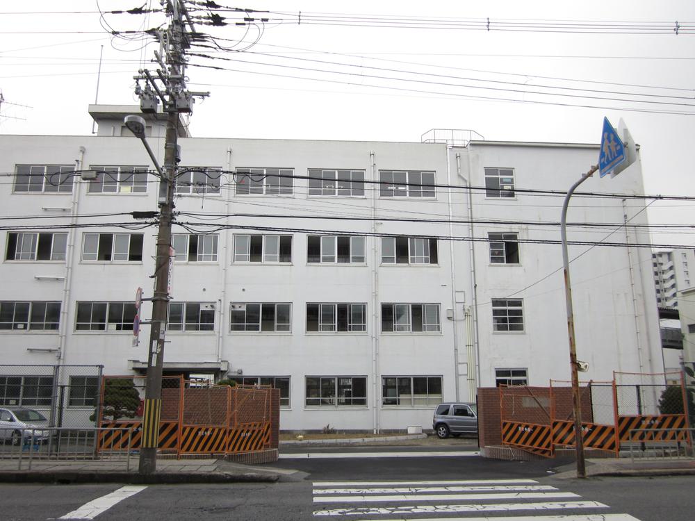 Junior high school. 420m to Takatsuki Municipal fourth junior high school