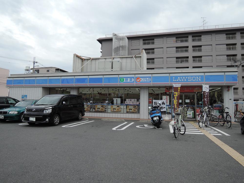 Convenience store. 849m until Lawson Takatsuki Kitayanagawa shop