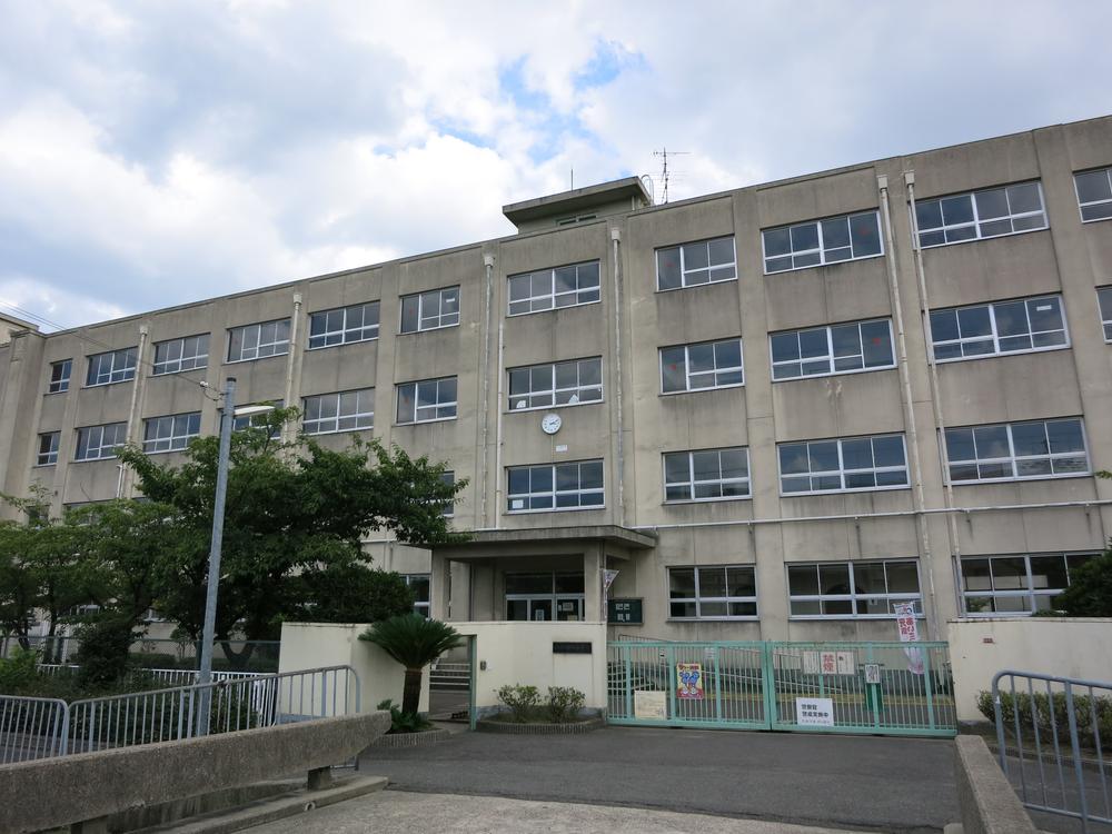 Primary school. 539m to Takatsuki Municipal Yanagawa Elementary School