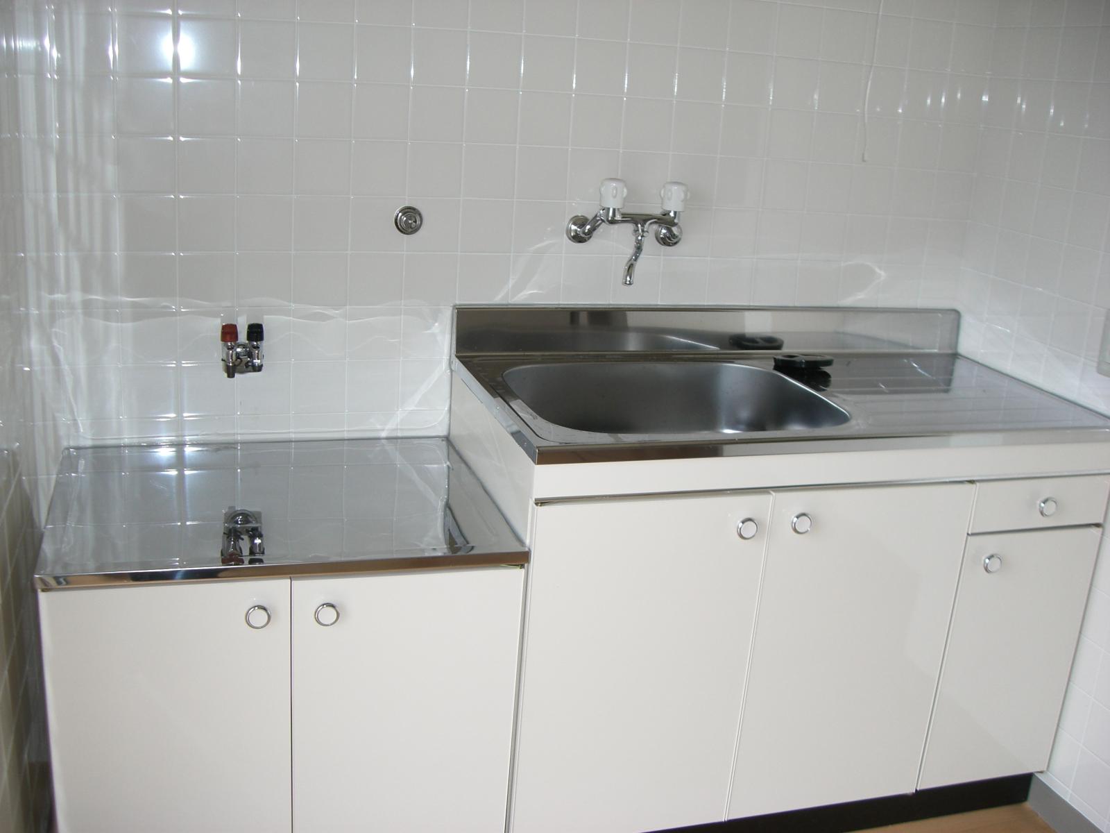 Kitchen. Gas stove can be installed