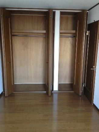 Other introspection. Storage space plenty It is with all the living room storage space!