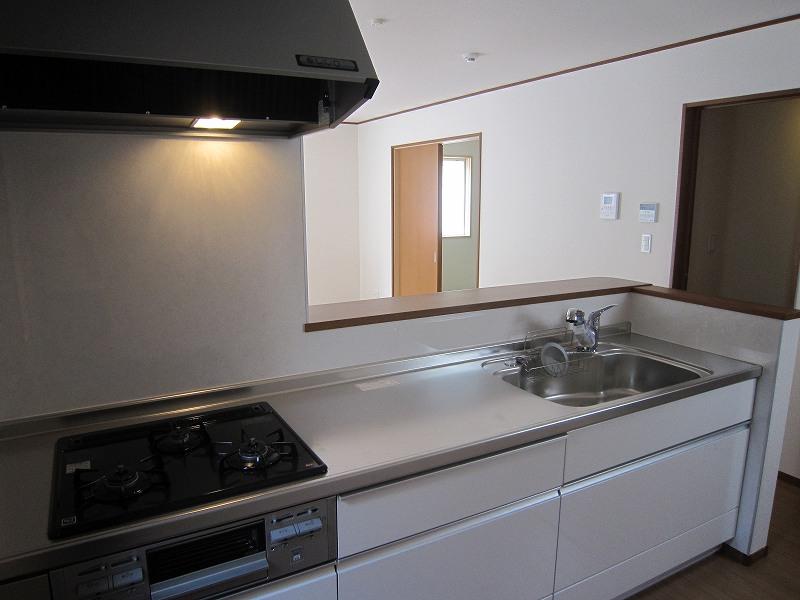 Same specifications photo (kitchen). It is the same specification properties per under construction