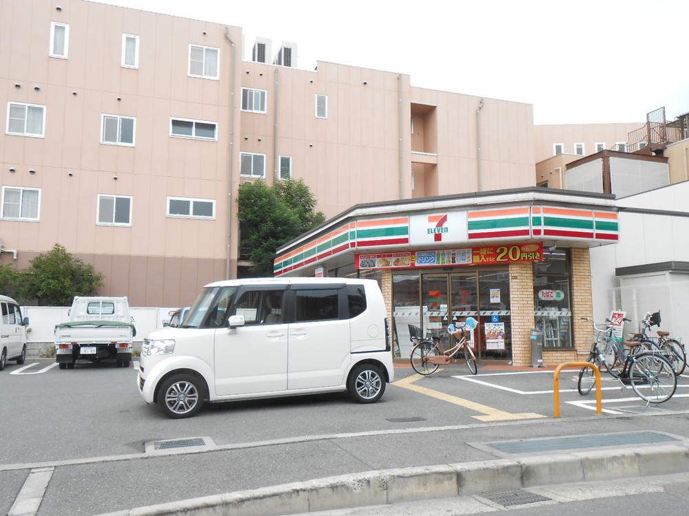Convenience store. 700m to Seven-Eleven Takatsuki Takenouchi-cho shop