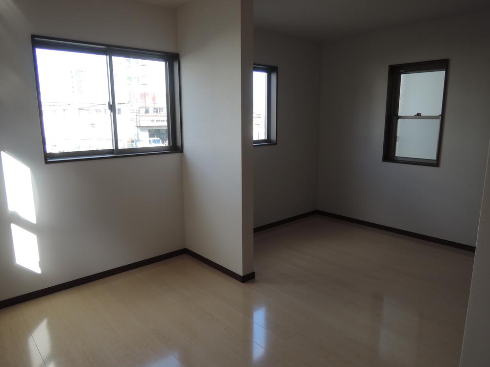 Non-living room. Indoor (12 May 2013) Shooting