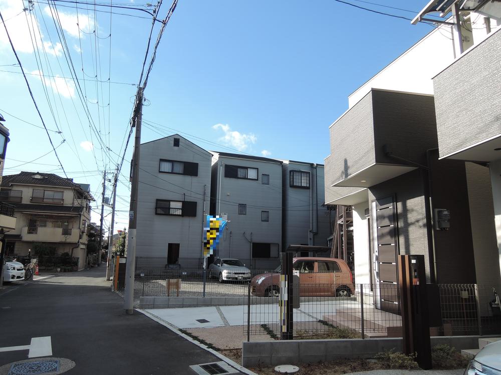 Local appearance photo. Local (12 May 2013) Shooting