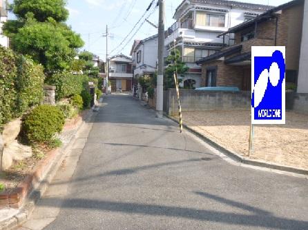 Local photos, including front road. Current state is the vacant lot. North 4m ・ We are facing against the west 4m.
