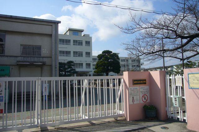 Primary school. 866m to Takatsuki Municipal Akaoji Elementary School
