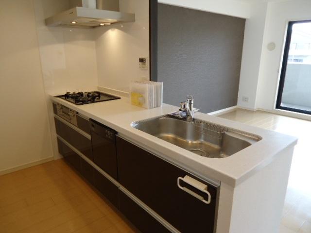 Kitchen. With dishwasher! Water purifier visceral faucet!