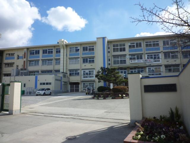 Junior high school. Tondabayashi Municipal Kongo junior high school (junior high school) up to 2314m