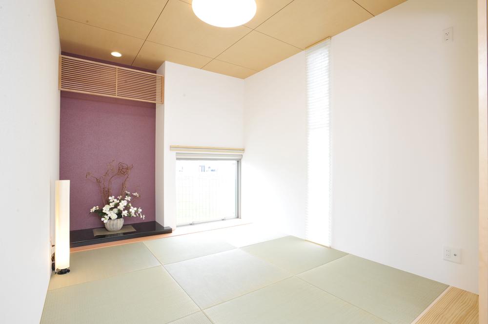 Same specifications photos (Other introspection). One step up the Japanese-style room from the living room, While wearing a sharp of the "sum" and "Yo", To a connection space. There is a feeling of cleanliness in the floor and it does not in flat, Also spend comfortably lying down. <Same specifications construction Example 2 Japanese-style>