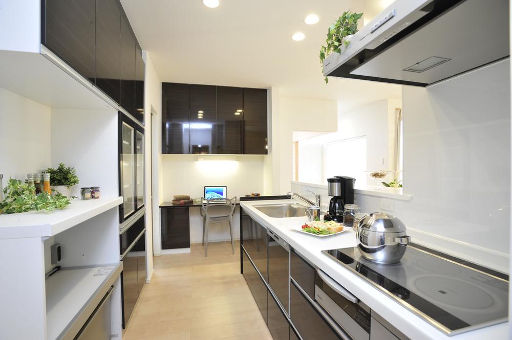 Same specifications photo (kitchen). kitchen, By unifying the surface material of the fixtures furniture cupboard and housework space, In the workplace is also stylish space. Washroom → entrance → Living → kitchen of the dynamic line is also stress-free.