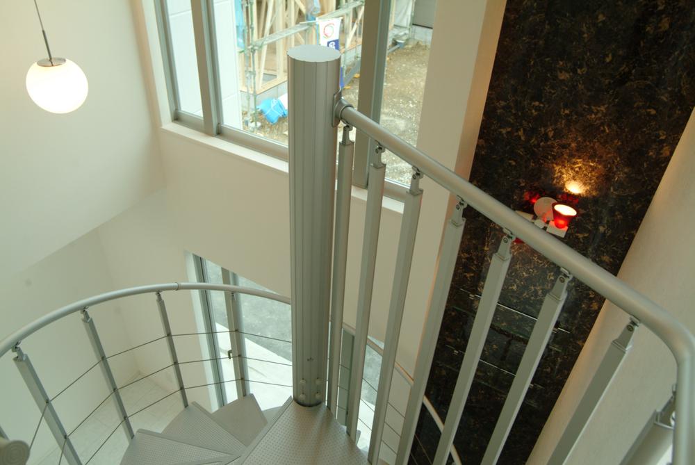 Model house photo.  [Fujiidera model house] Model house spiral staircase is beautiful. Your experience by all means in the field. Please feel free to contact us.